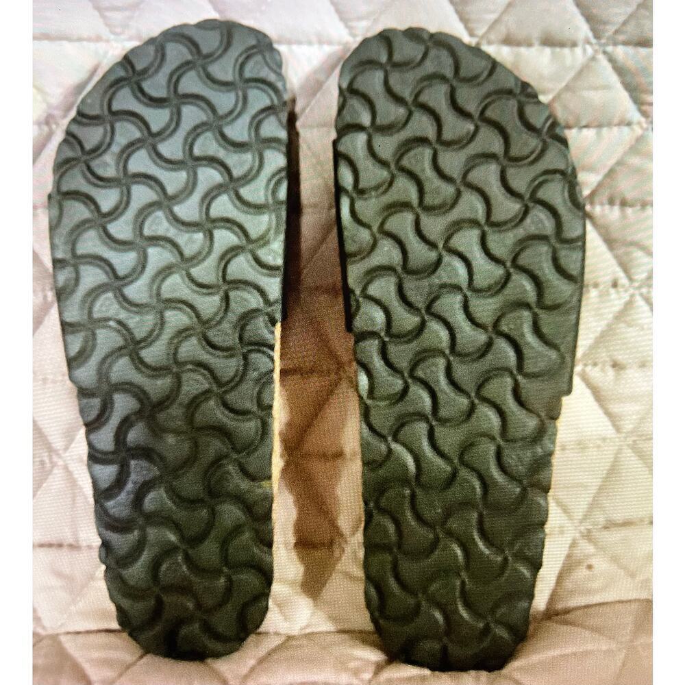 Madrid Birkenstock sandal
Size 37 - Picture 4 of 8